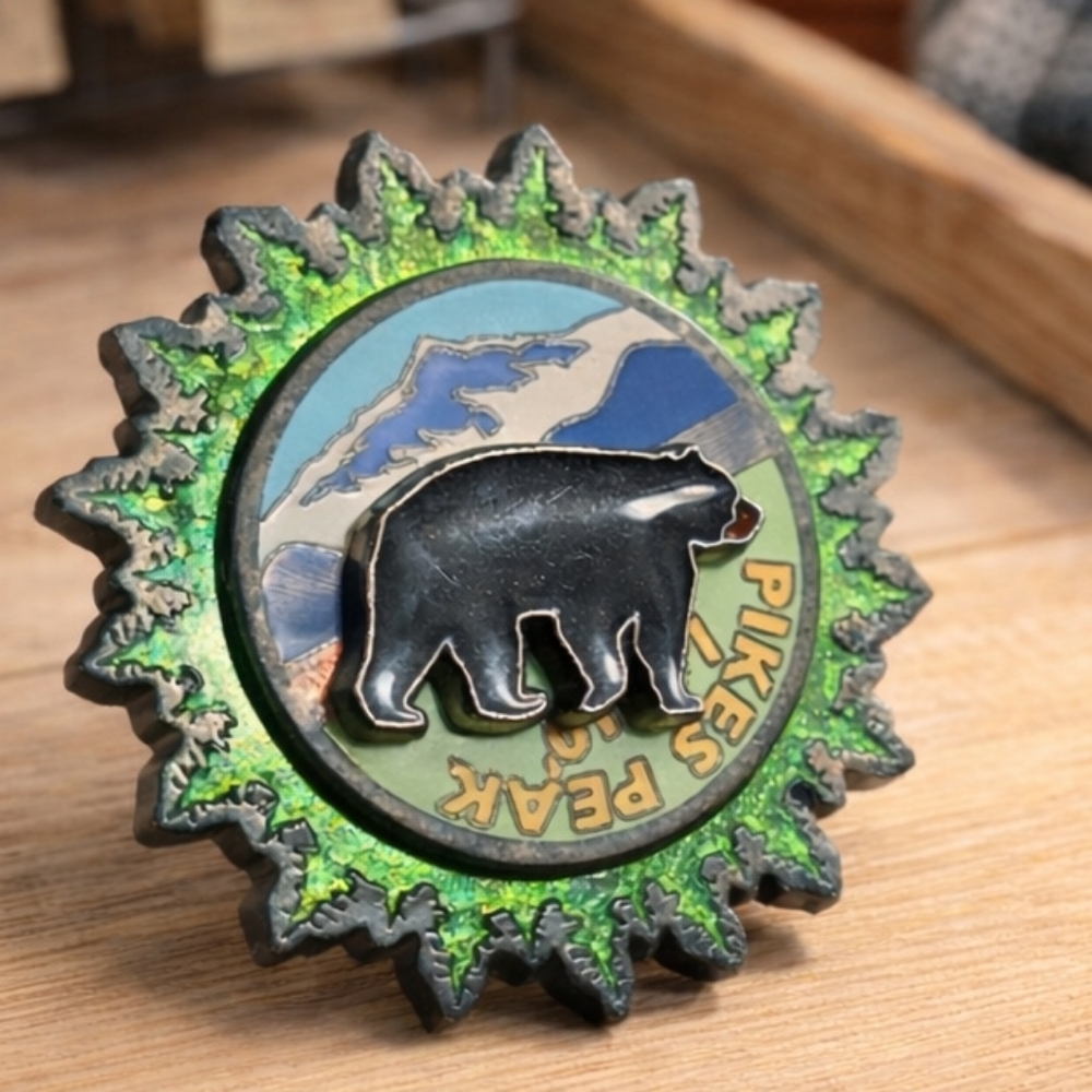 PIKES PEAK SPINNER BLACK BEAR TRAVEL PIN‎